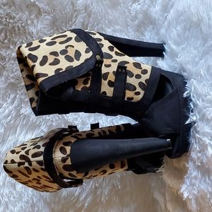 Ready to step into fall with these sexy leopard booties